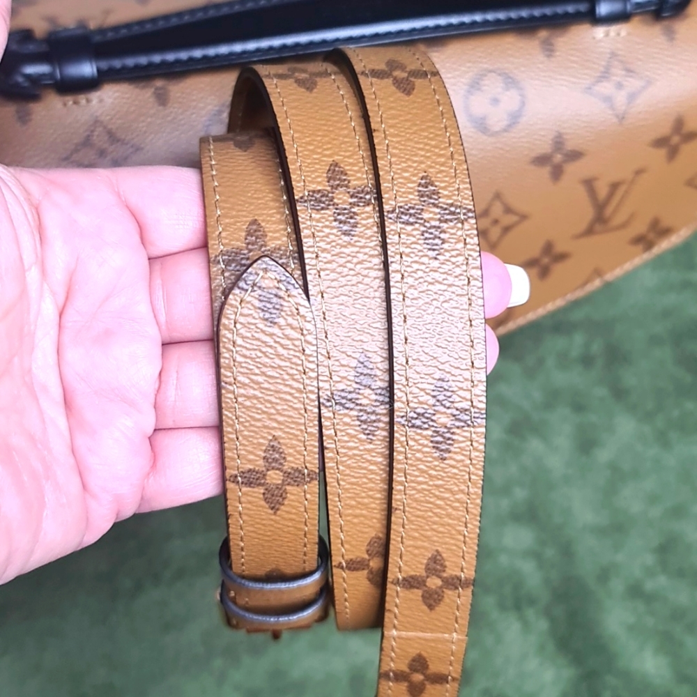 Auth 2019 LV Metis Reverse Monogram. - Picture 10 of 13